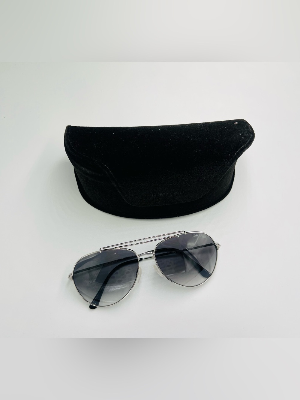 Tom Ford Aviator Sunglasses With Gradient Lenses